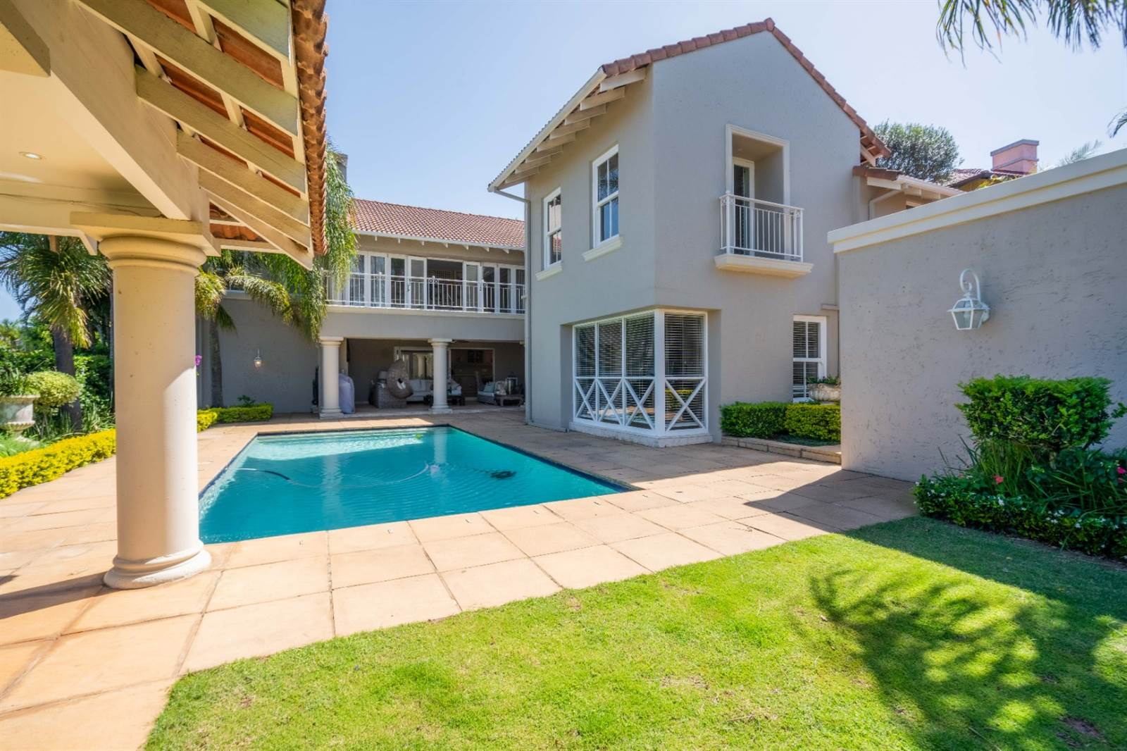 6 Bed House in Umhlanga Rocks photo number 1