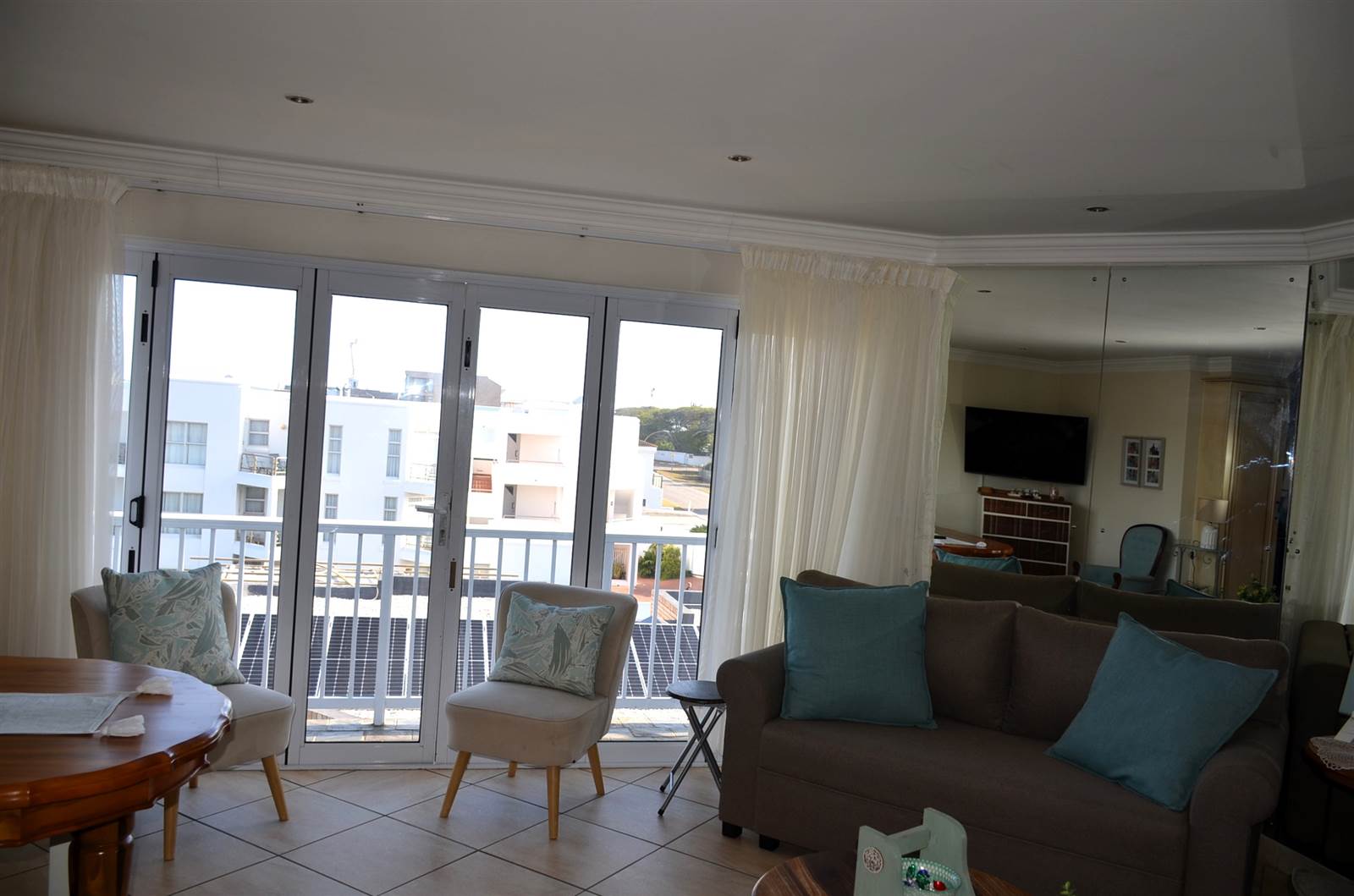 2 Bed Apartment in Jeffreys Bay photo number 7