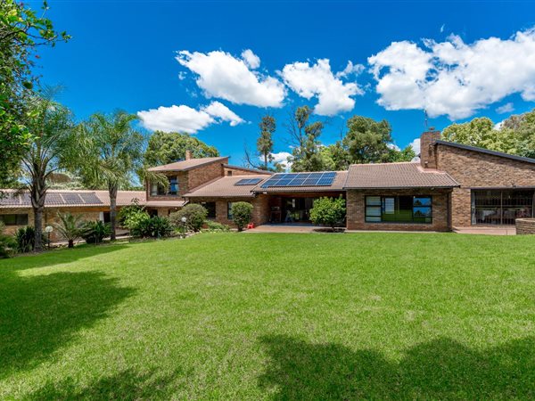 6 Bedroom House