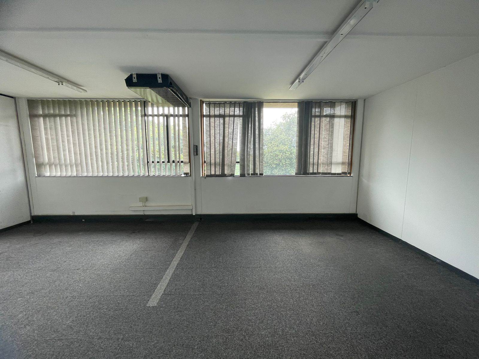 48  m² Commercial space in Robindale photo number 9