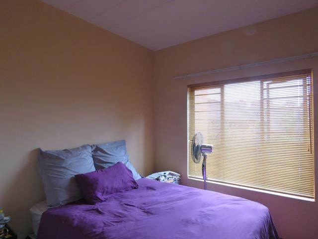 2 Bed Apartment in Bedfordview photo number 8