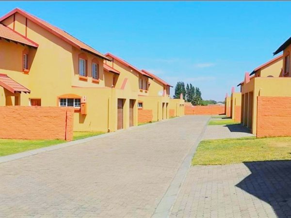 2 Bed Townhouse in Bergsig