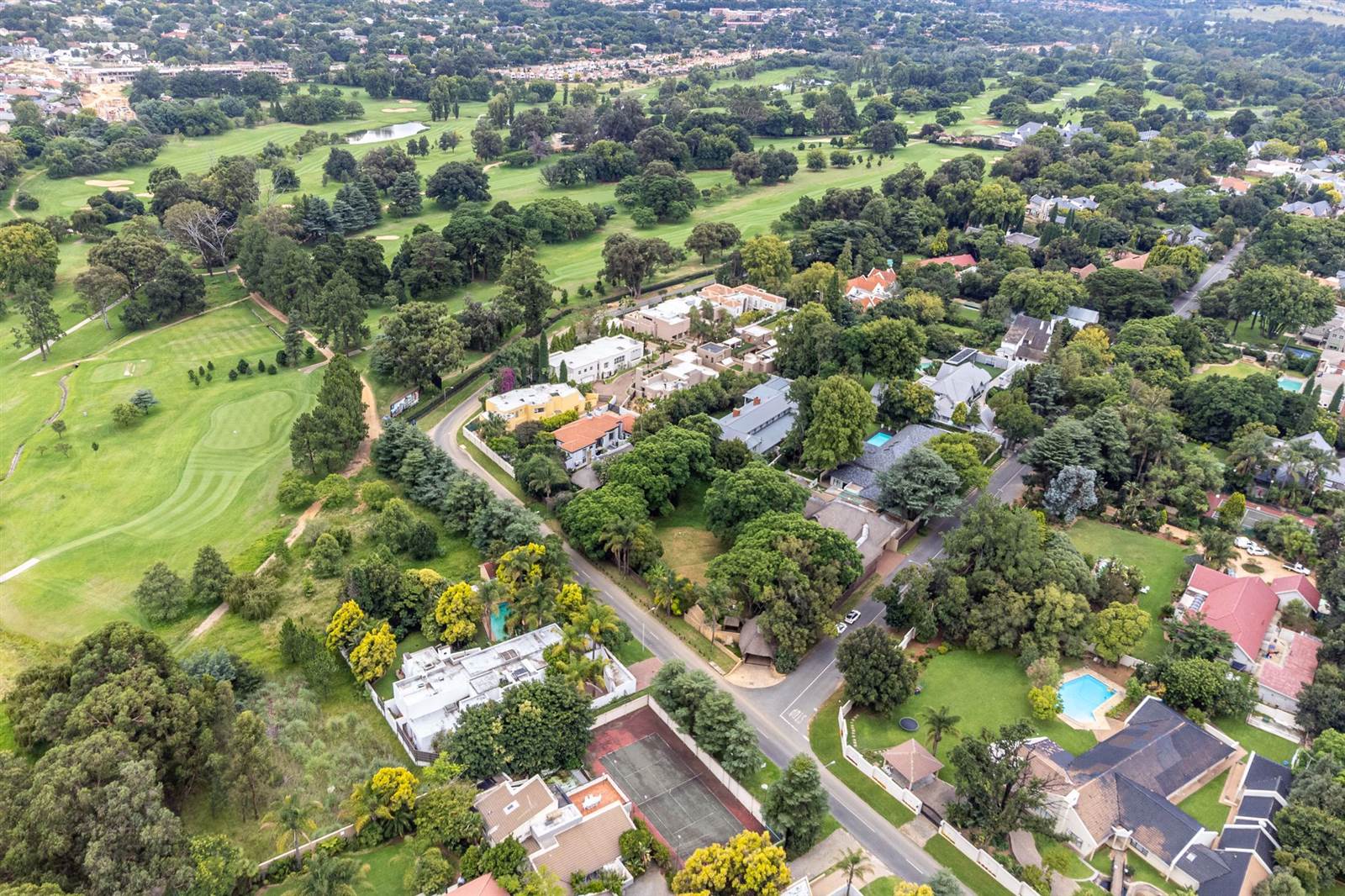 1017 m² Land available in Linksfield photo number 11