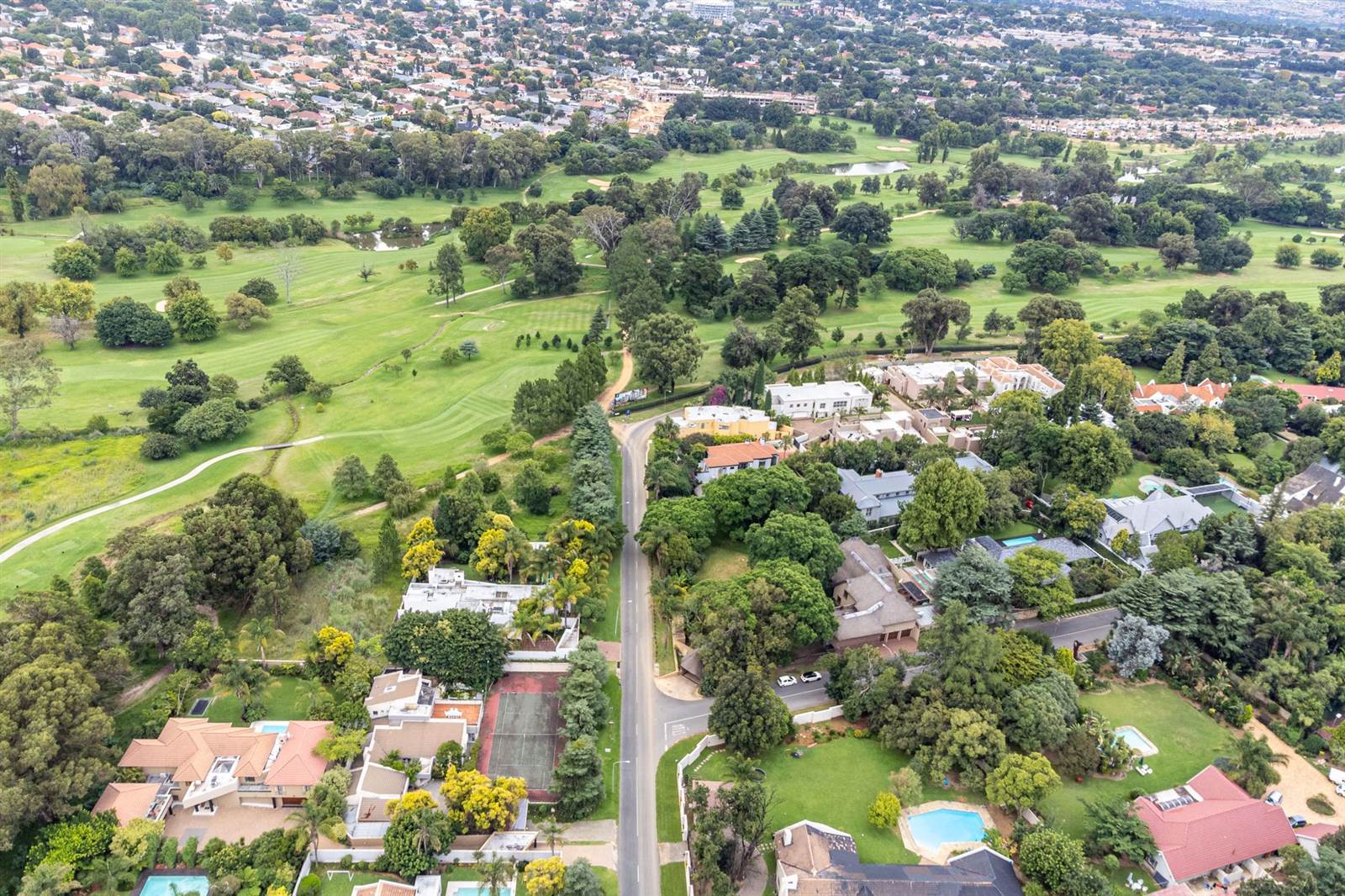 1017 m² Land available in Linksfield photo number 2