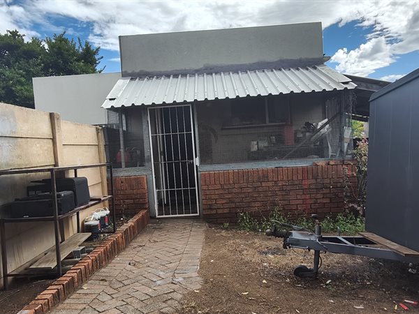 1 Bedroom House