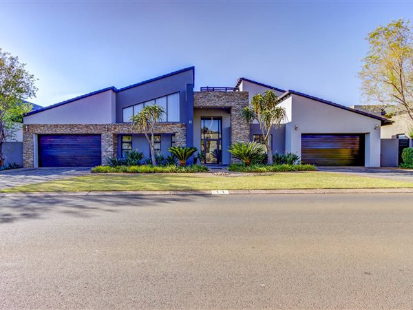 4 Bedroom House 4 Bedroom House