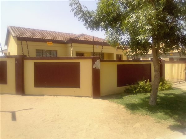2 Bed House in Rethabile Gardens