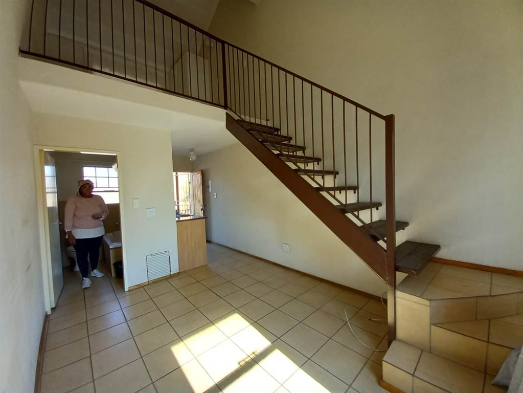 1 Bed Apartment in Kempton Park Central photo number 5