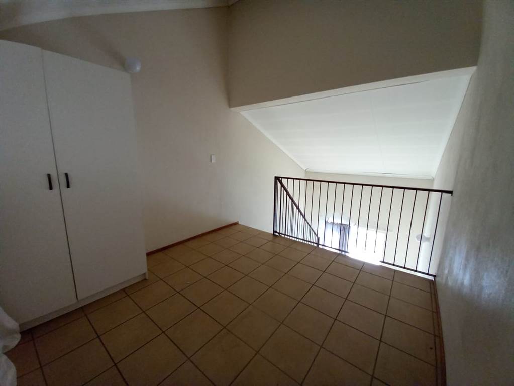 1 Bed Apartment in Kempton Park Central photo number 9
