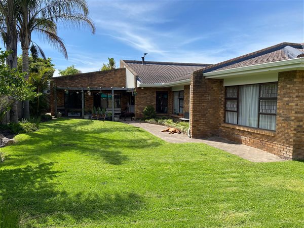 4 Bedroom House 4 Bedroom House