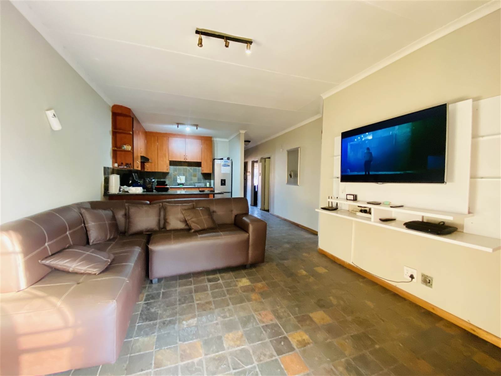3 Bed Apartment in Brakpan Central photo number 6