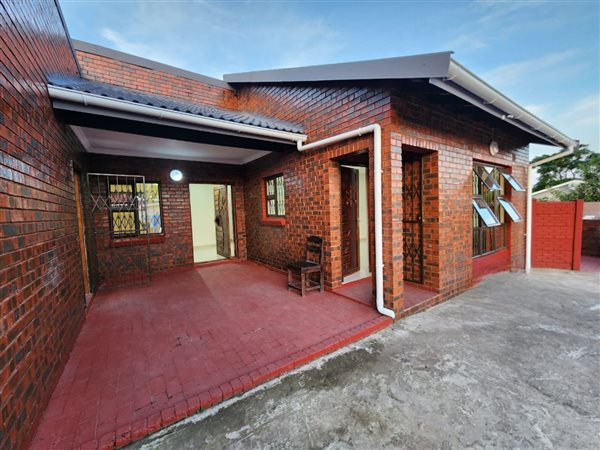 4 Bedroom House 4 Bedroom House