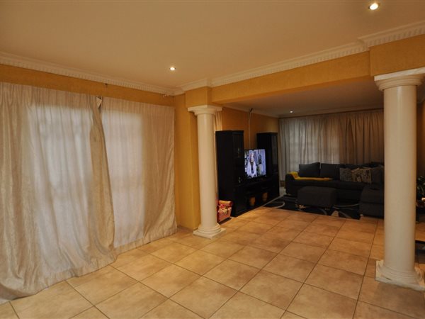 3 Bedroom House 3 Bedroom House