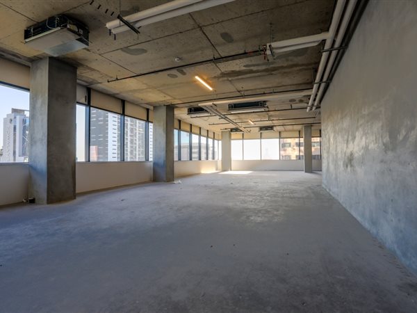 700  m² Office Space