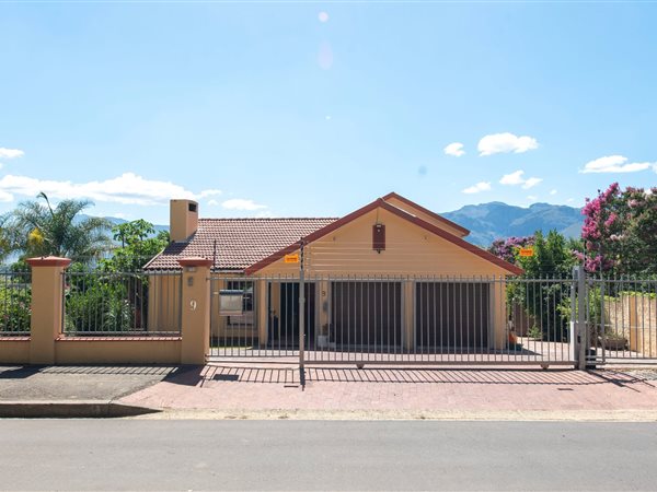 5 Bed House in Paarl