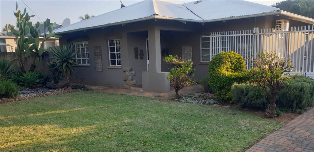 4 Bed House in Rietfontein photo number 22