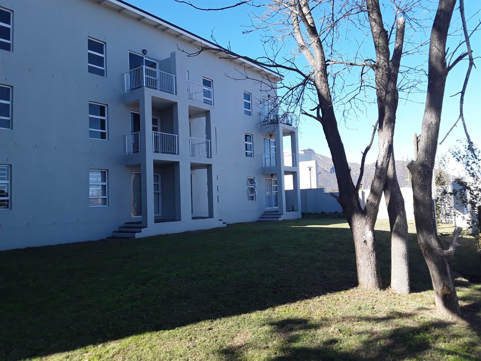 1 Bed Apartment in Paarl photo number 11
