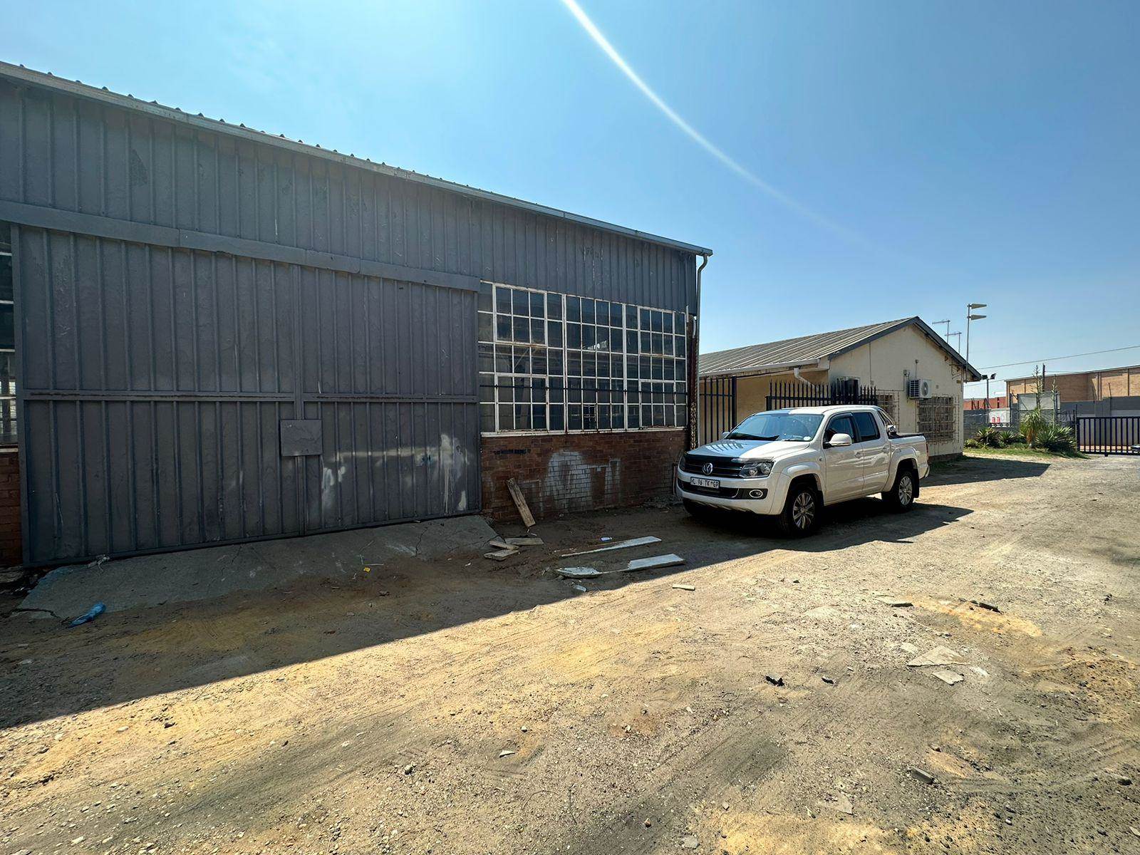 730  m² Industrial space in Krugersdorp North photo number 4