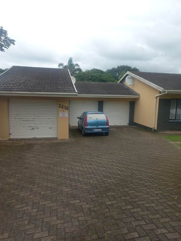 5 Bed House in Uvongo photo number 14