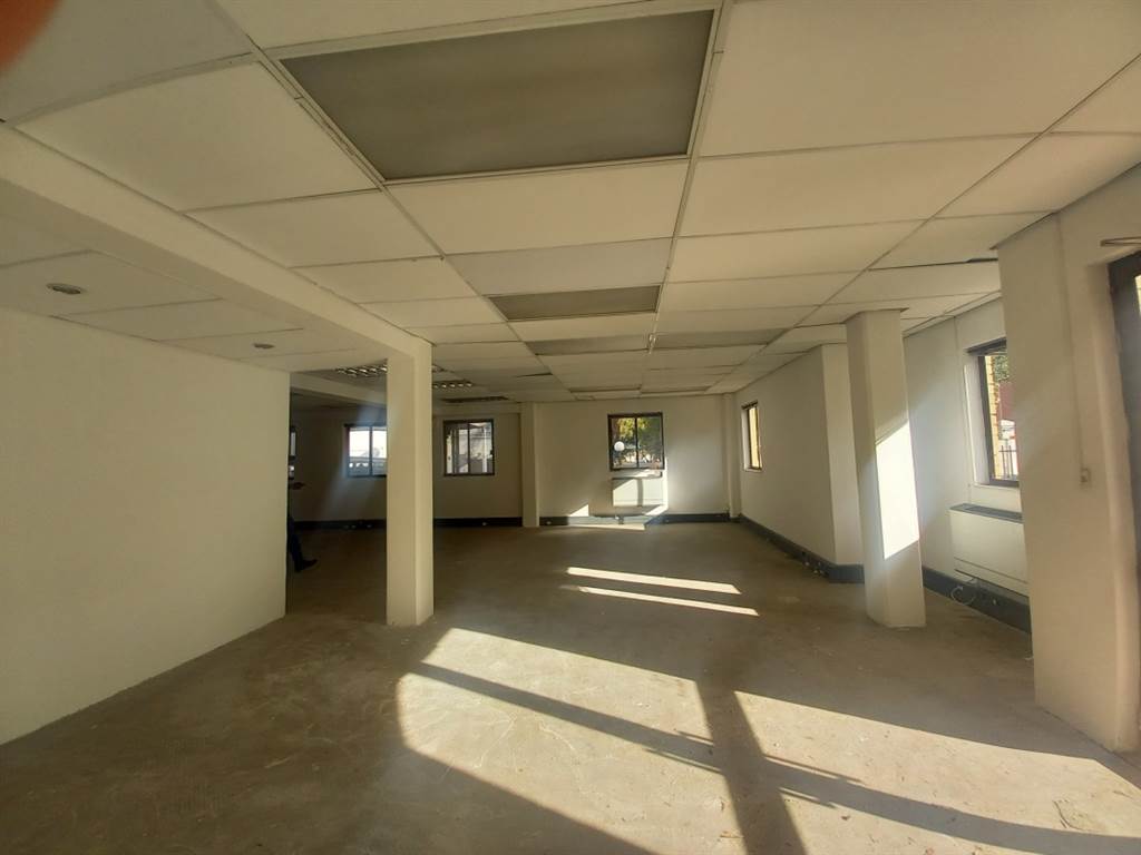 152  m² Office Space in Hatfield photo number 10