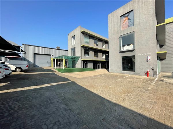 245  m² Commercial space