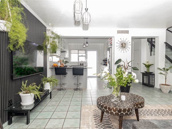 3 Bedroom Townhouse 3 Bedroom Townhouse
