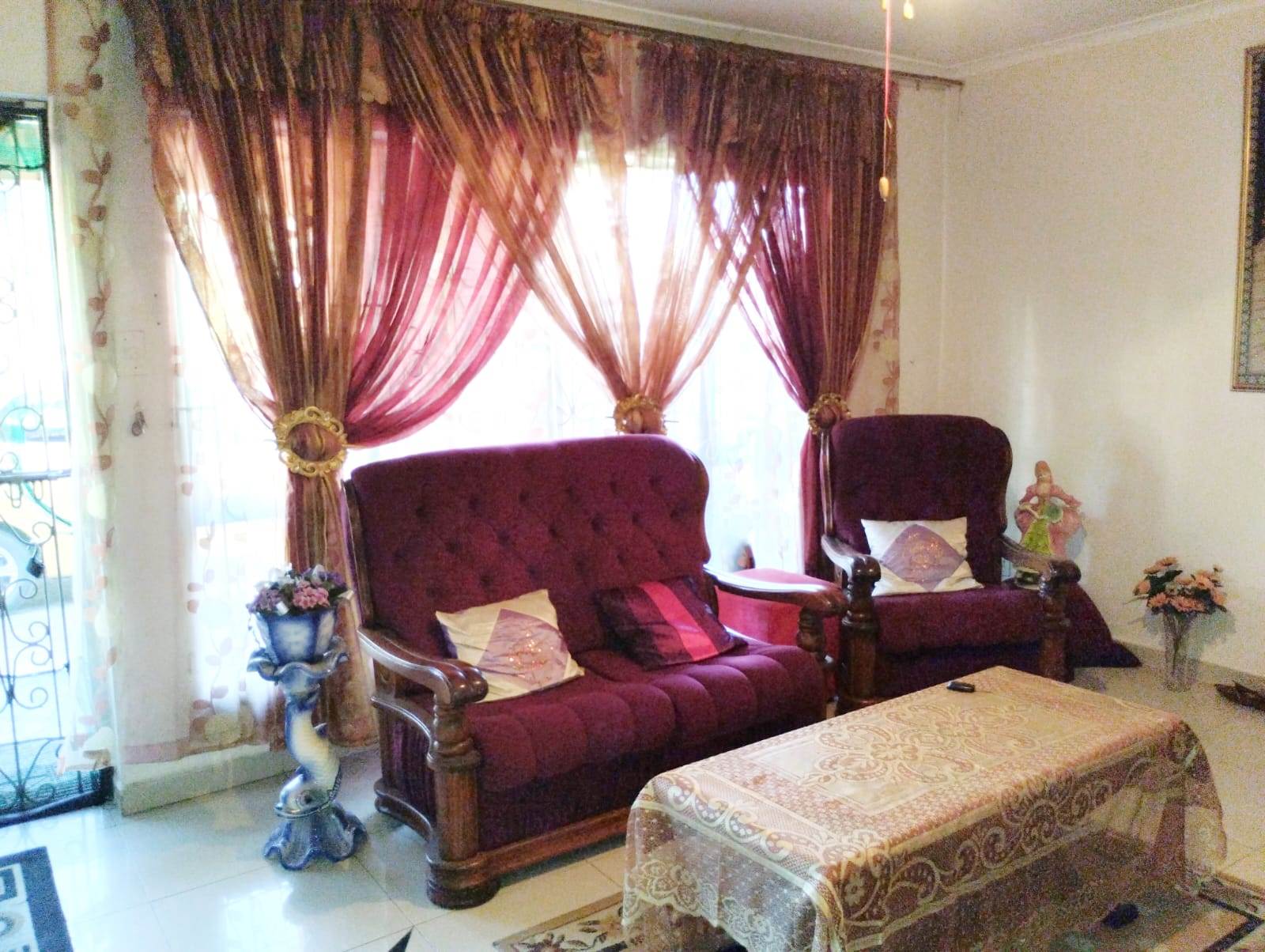 4 Bed House in Nagina photo number 3