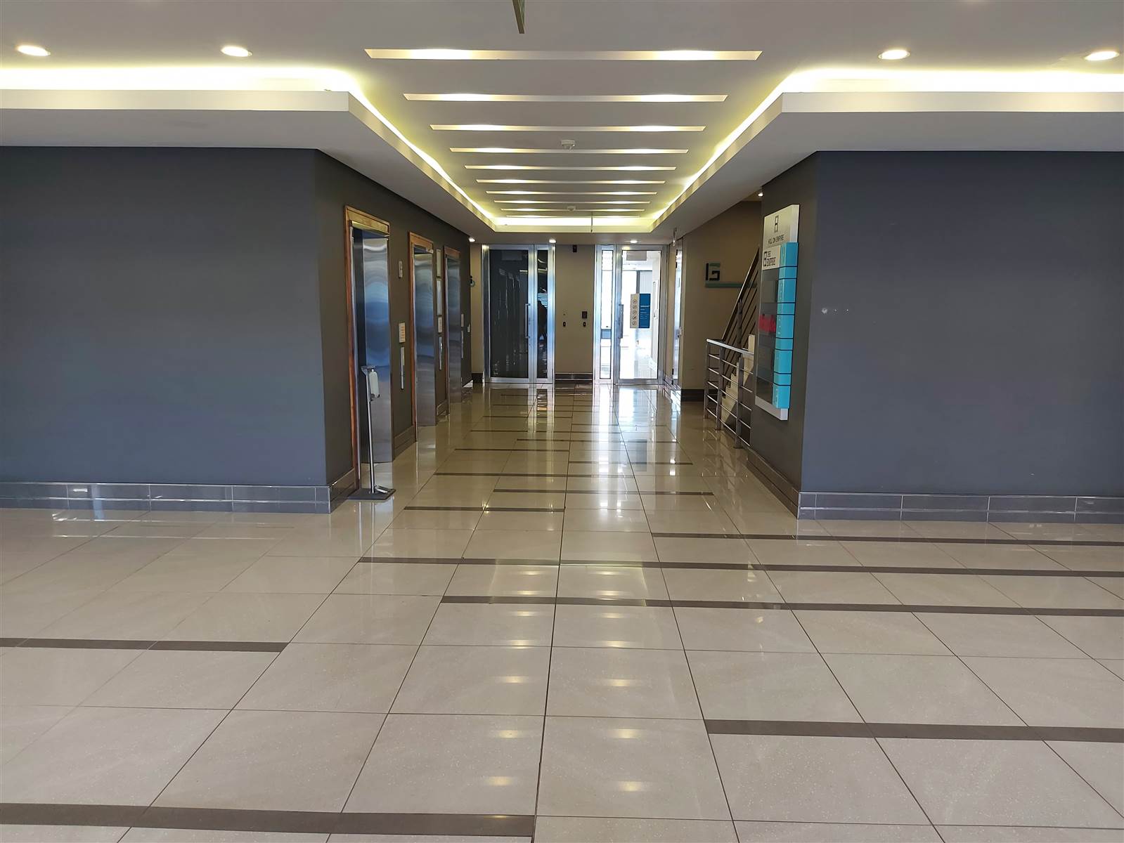 237  m² Commercial space in Parktown photo number 3