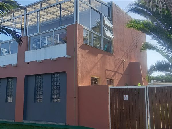 4 Bedroom House 4 Bedroom House