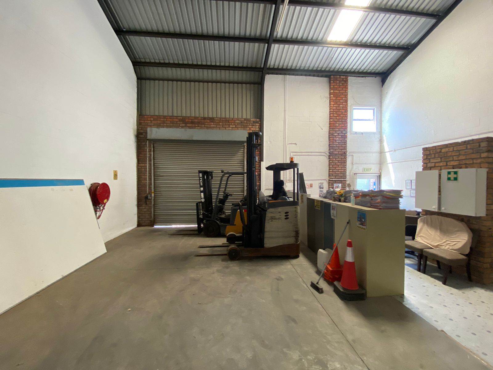122  m² Industrial space in Strand Central photo number 4