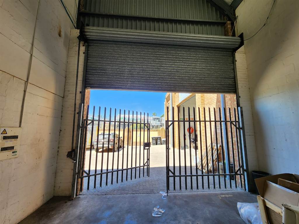1010  m² Industrial space in Killarney Gardens photo number 3