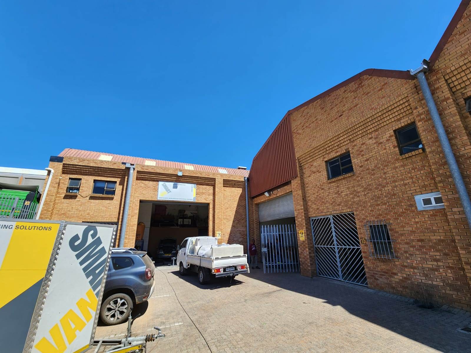 1010  m² Industrial space in Killarney Gardens photo number 1