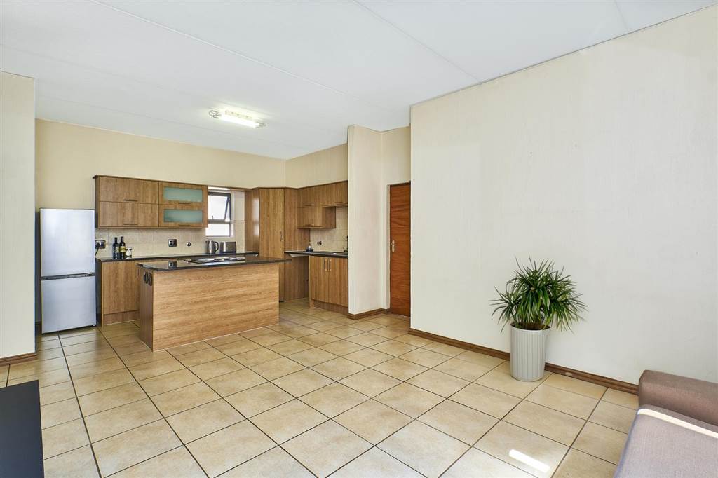 2 Bed Apartment in Parkwood photo number 4