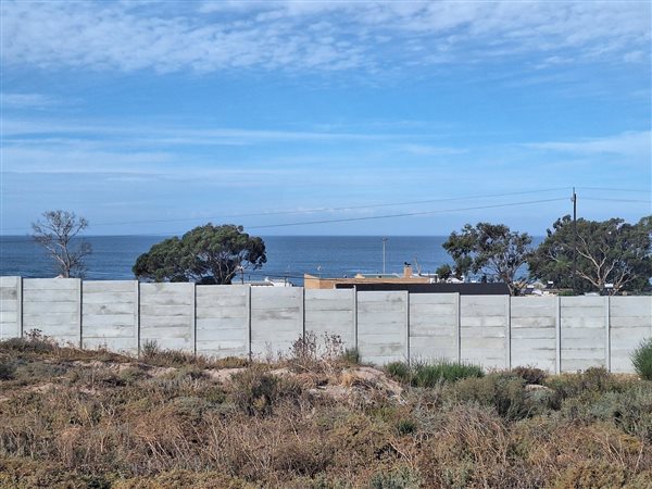 250 m² Land available in St Helena Views