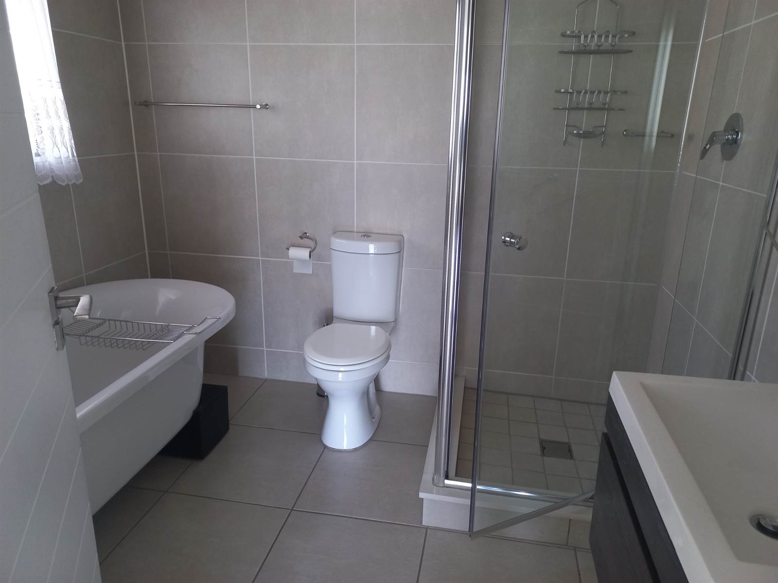 2 Bed Townhouse in Modderfontein photo number 5