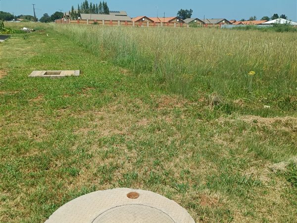 1 032 m² Land