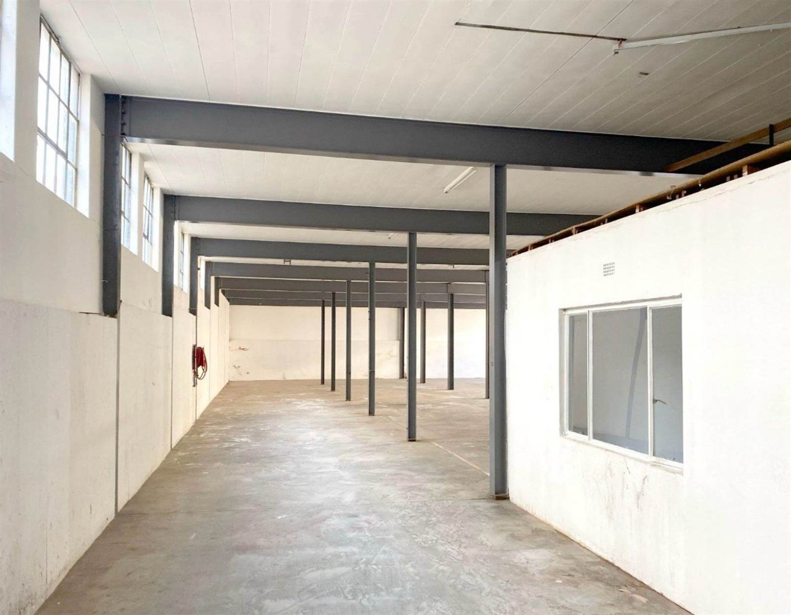 760  m² Industrial space in Wynberg photo number 4