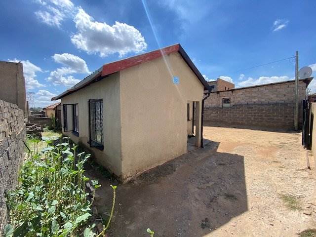3 Bed House in Klipfontein View photo number 3