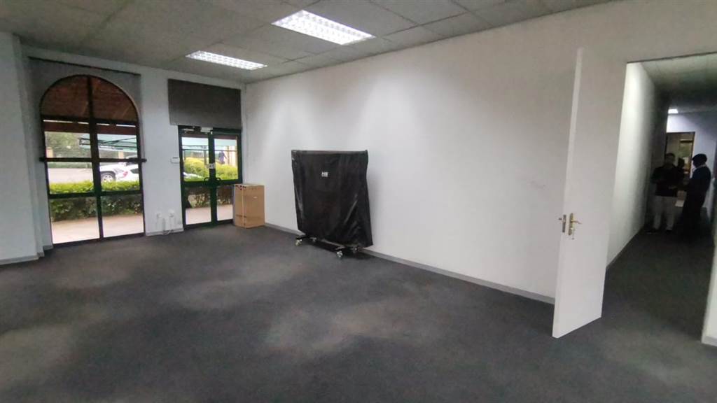 89  m² Commercial space in Bruma photo number 11