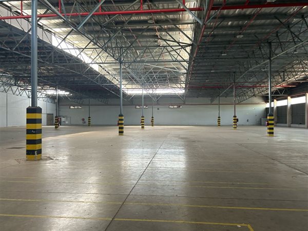 4000  m² Industrial space in Riverhorse Valley