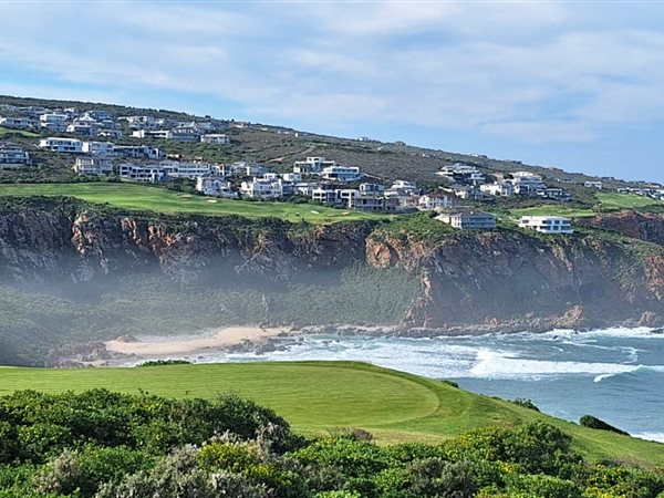 911 m² Land available in Pinnacle Point Golf Estate