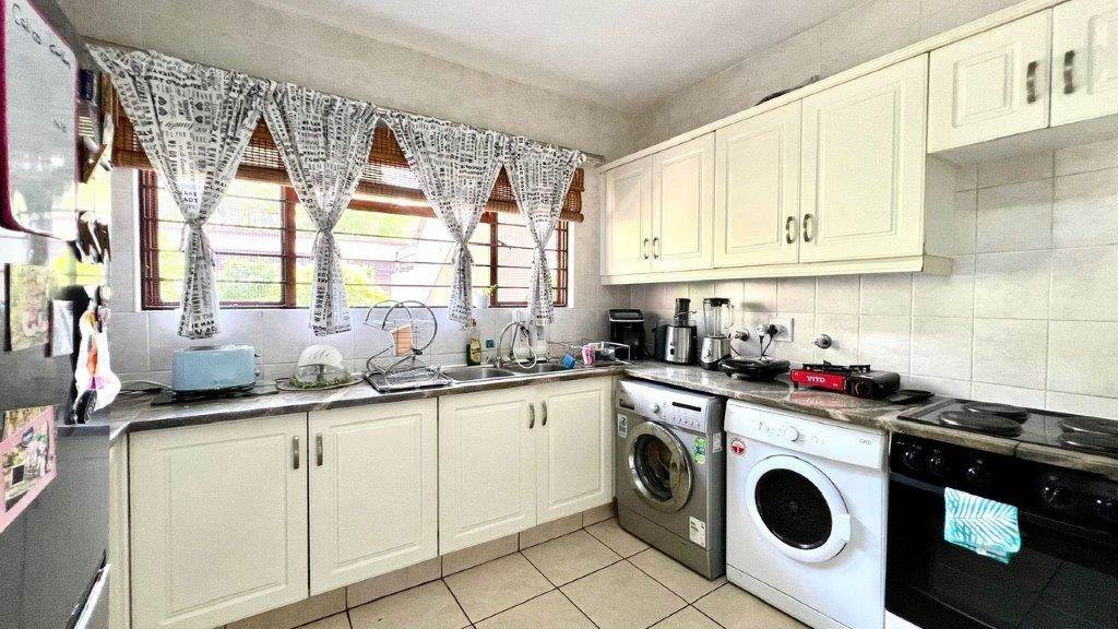 4 Bed Apartment in St Michaels on Sea photo number 14