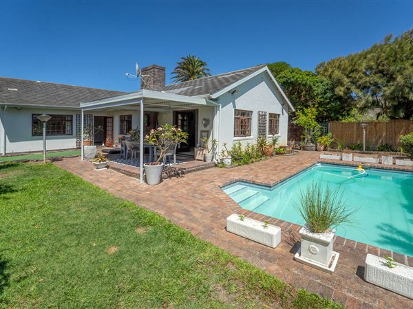 3 Bed House in Clovelly
