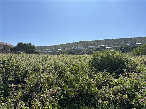 1 055 m² Land