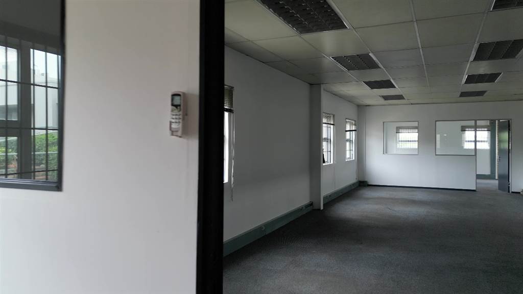 5565  m² Industrial space in Kyalami photo number 12