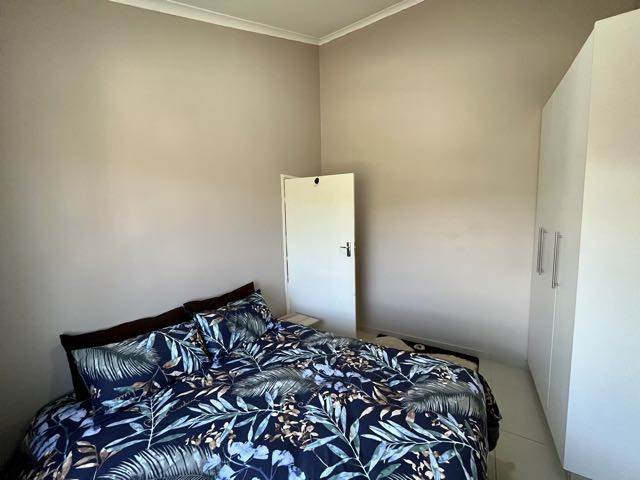 3 Bed Townhouse in Hibberdene photo number 12