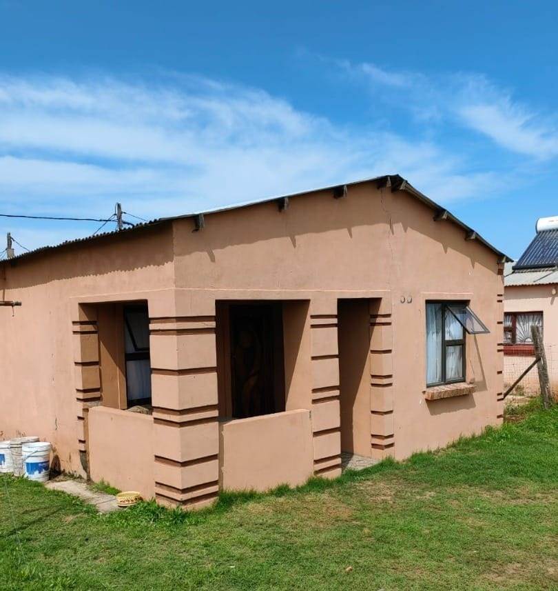 2 Bed House in Uitenhage Central photo number 4