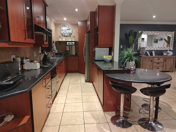 3 Bedroom House 3 Bedroom House