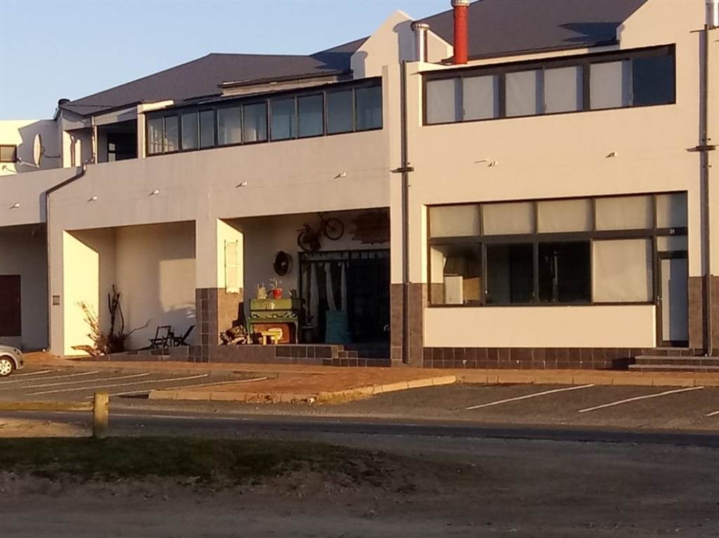138  m² Commercial space in Stilbaai photo number 1