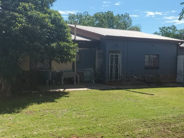 4 Bedroom House 4 Bedroom House